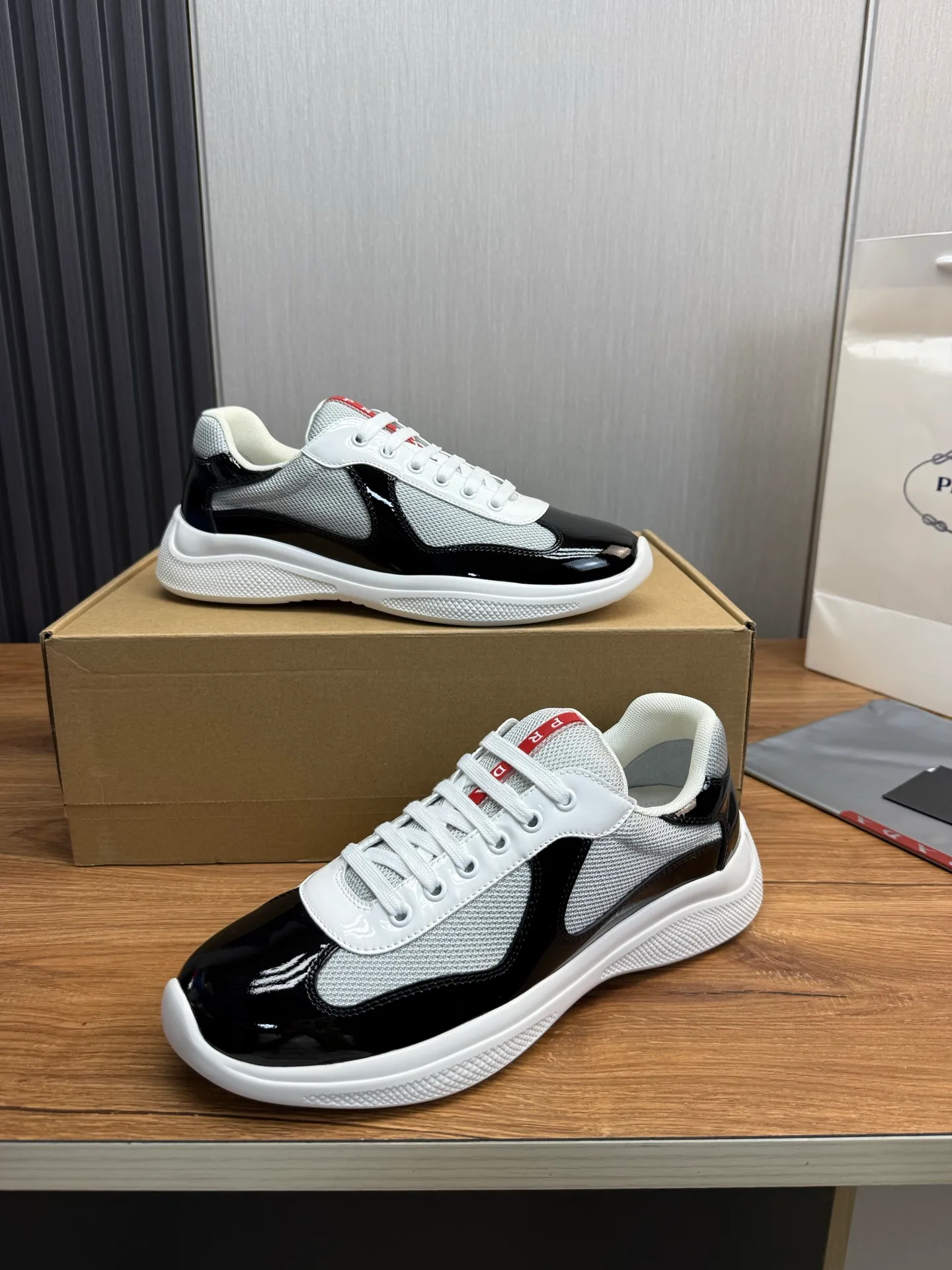 Men's shoes 640💰 [PRADA] Hot selling items🔥Must be recommended every day~~ Official website synchronized, 1:1 high quality shipments✔️ Imported cowhide fabric, rubber material + cowhide lining, original bottom, high-end airplane box packaging🎁 38-45 (38.45 custom-made, non-returnable)